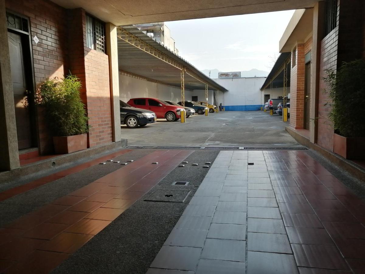 La Posada Del Viajero Ibagué Eksteriør billede